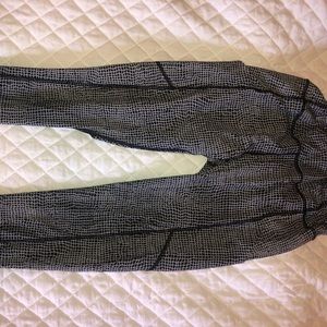 lululemon leggings with back zipper and side pockets